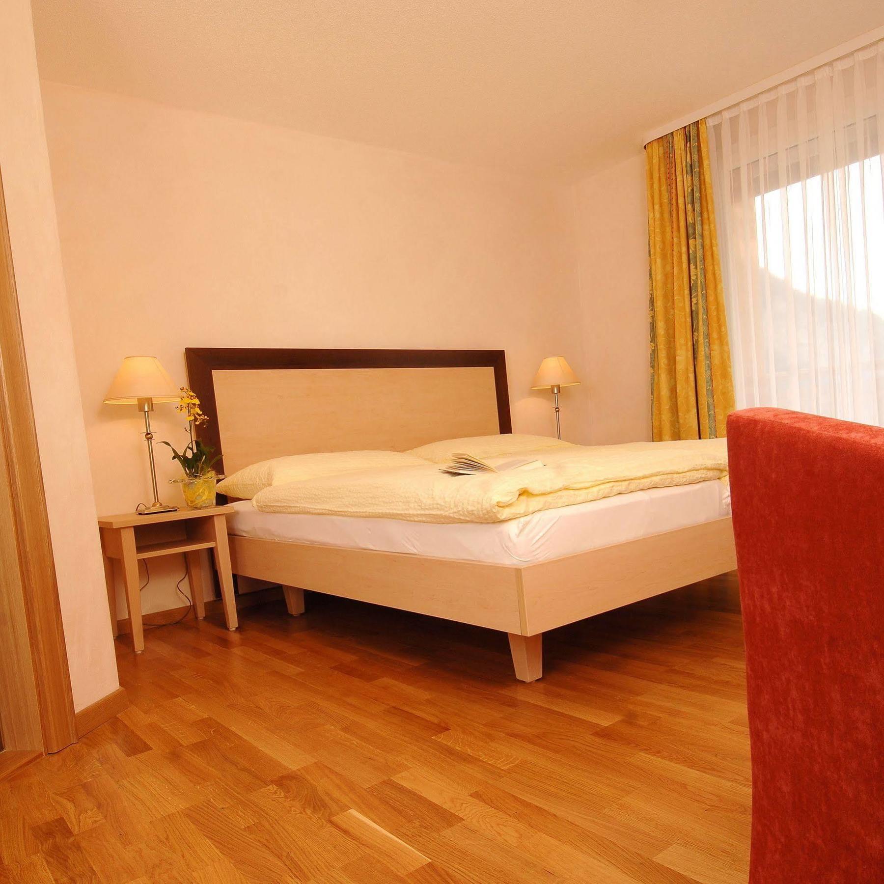 Hotel Viktoria-Leukerbad-Therme Εξωτερικό φωτογραφία